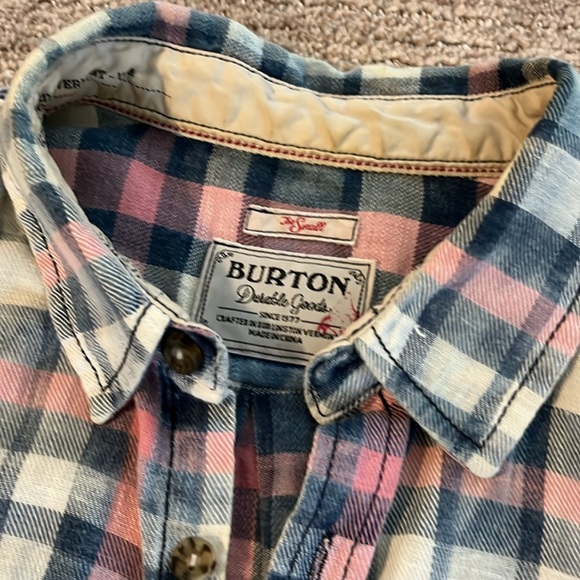 Burton Plaid button up shirt, size small - Picture 3 of 3